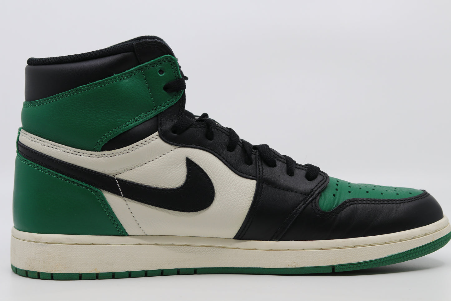 Air Jordan 1 Pine Green Size 12