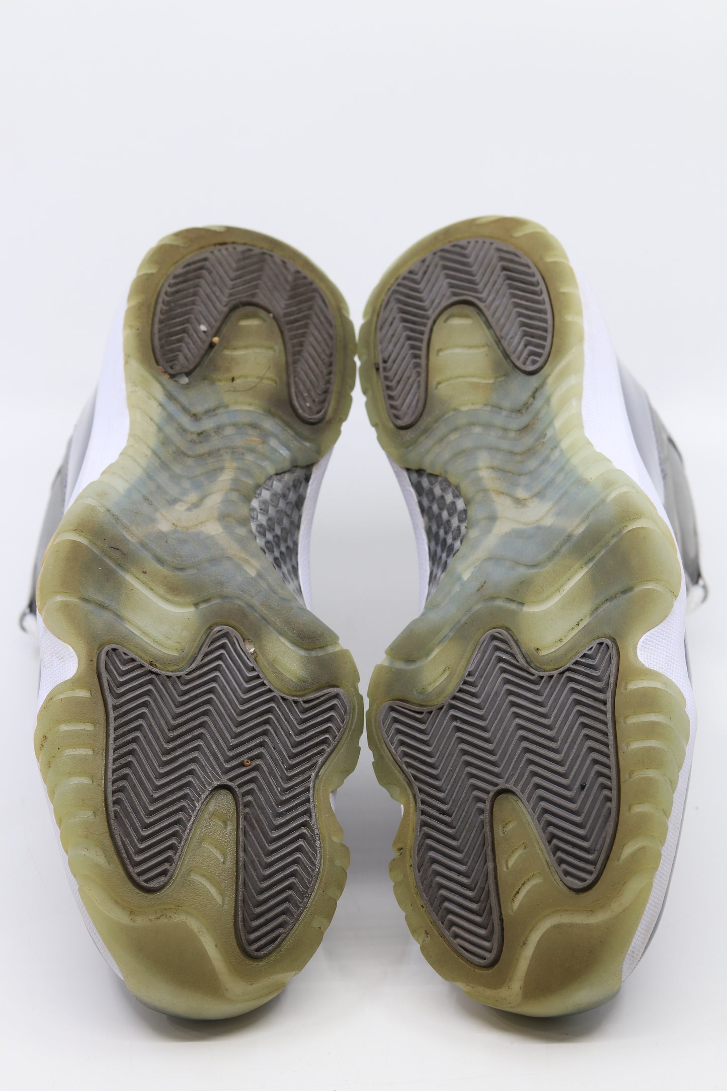 Air Jordan 11 Cool Grey Size 9