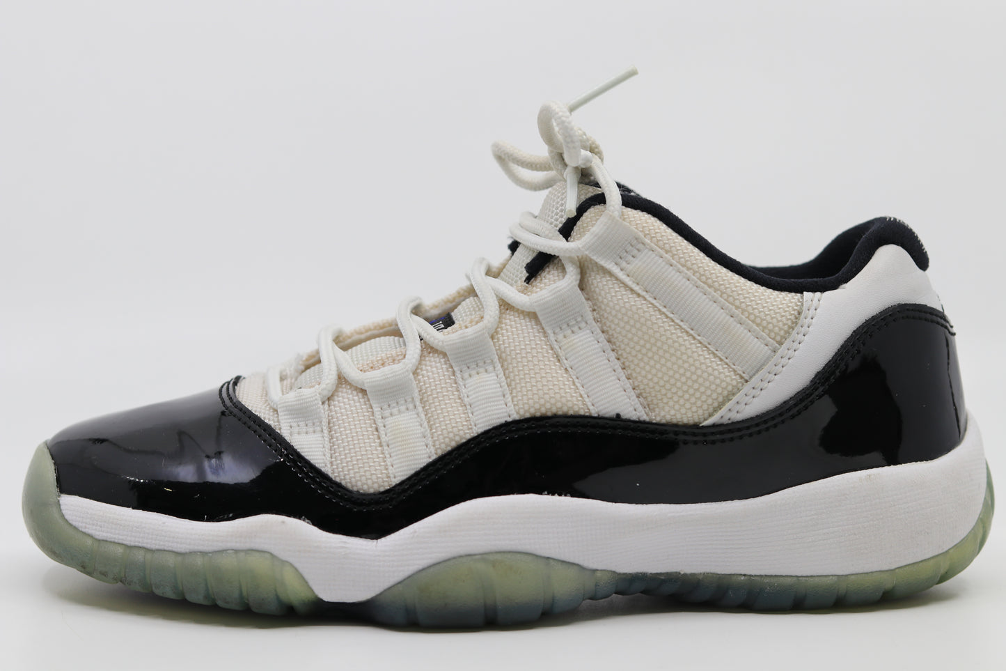 Air Jordan 11 Concord 2013 Size 4Y