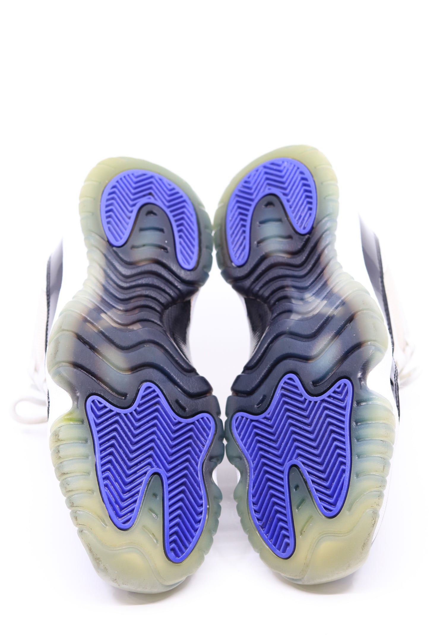 Air Jordan 11 Concord 2013 Size 4Y