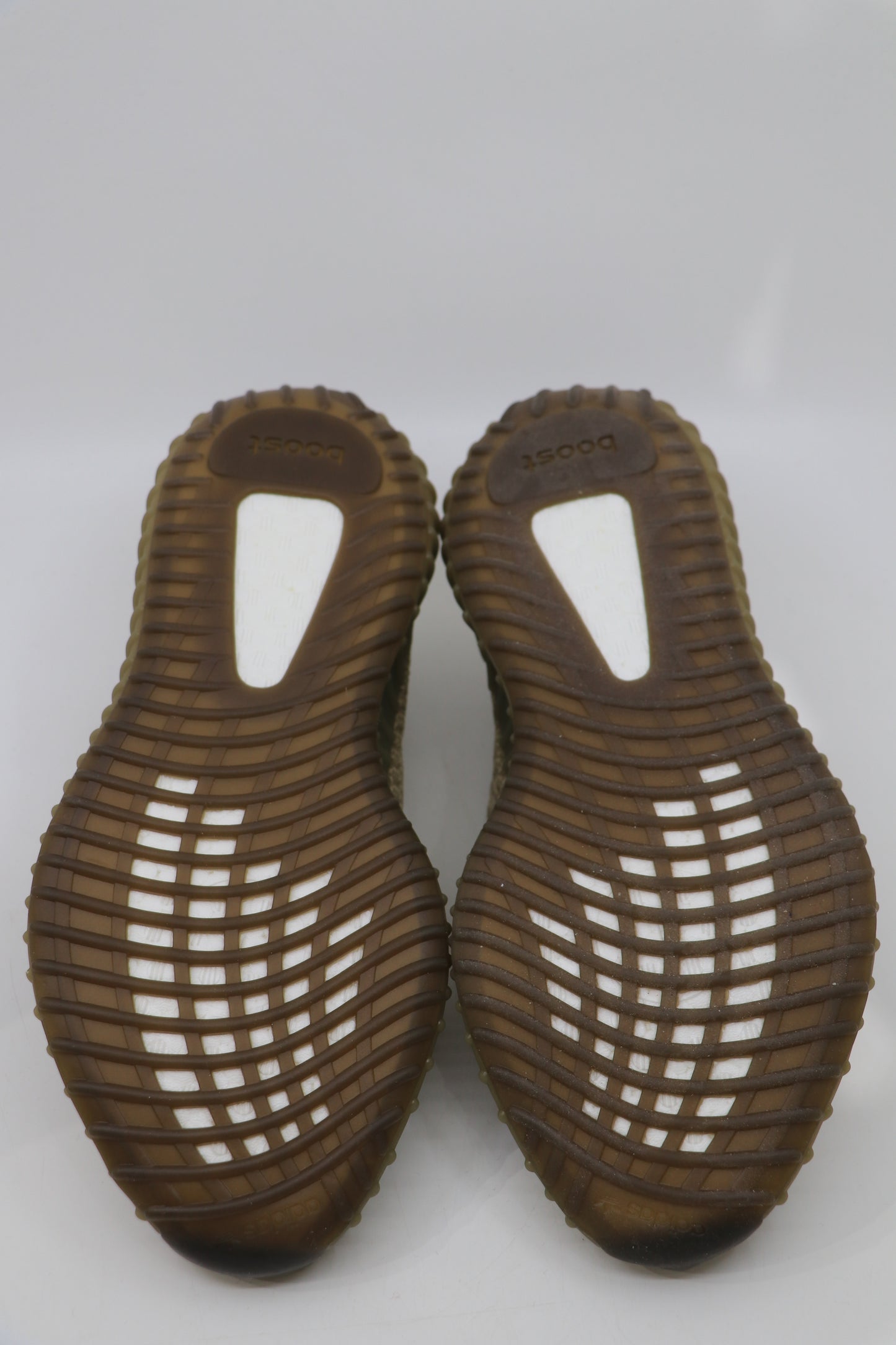 Yeezy 350 V2 Sand Taupe Size 8.5