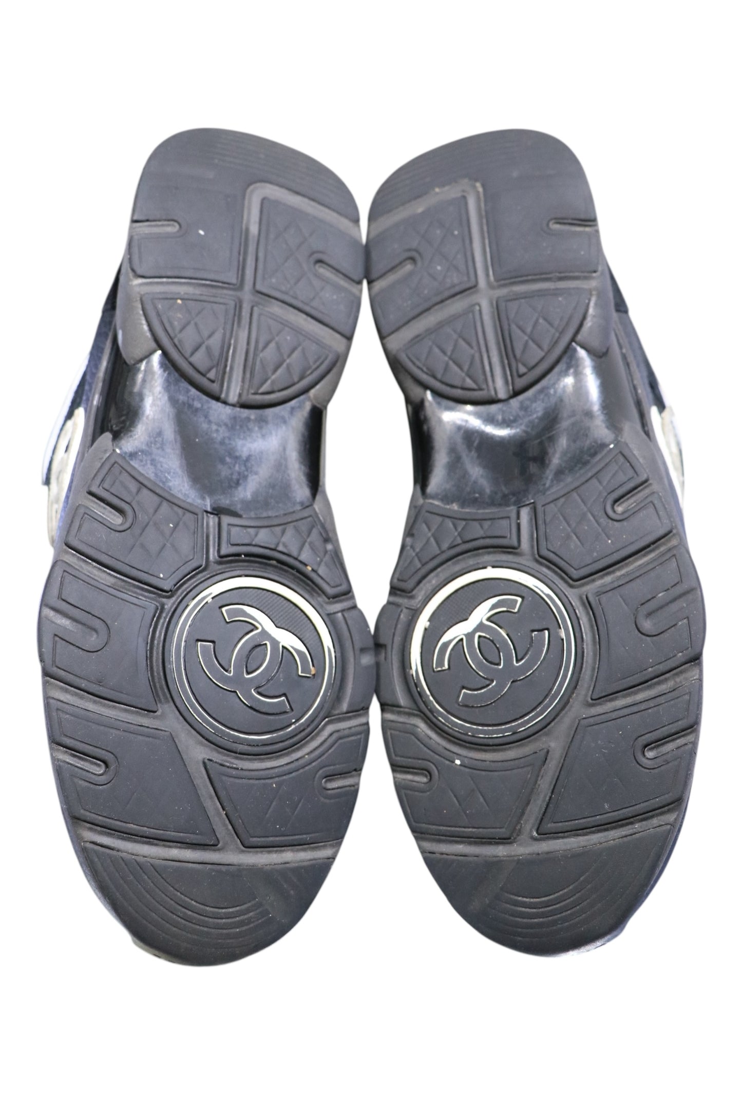 Chanel CC Trainer Black/White Size 41