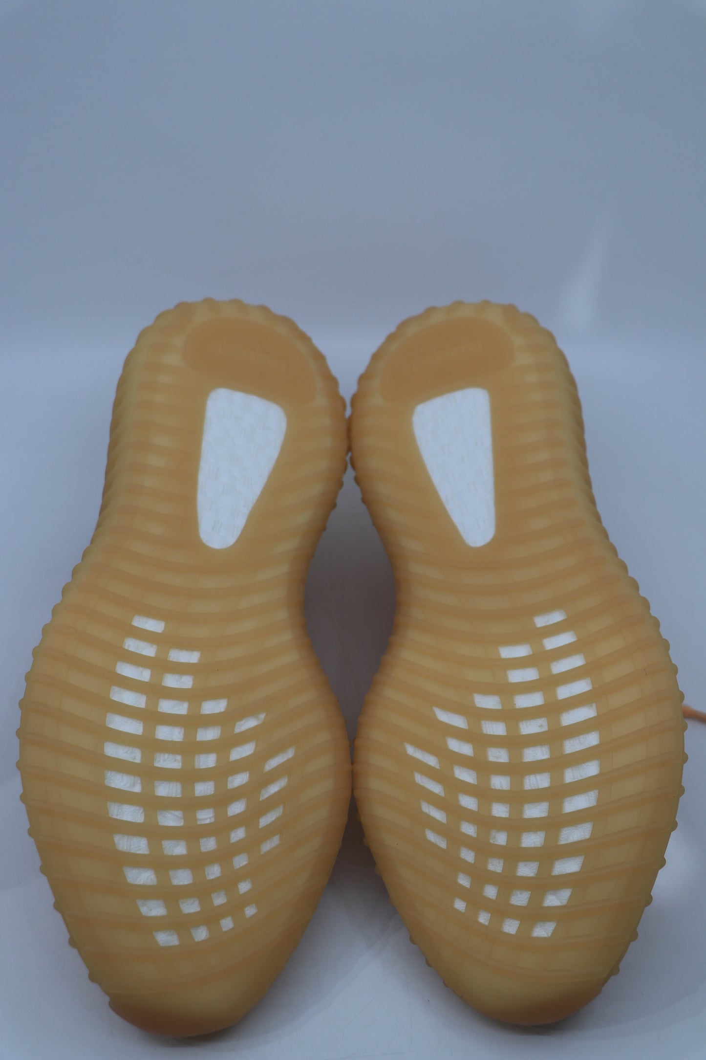 Yeezy 350 V2 Mono Clay Size 8.5