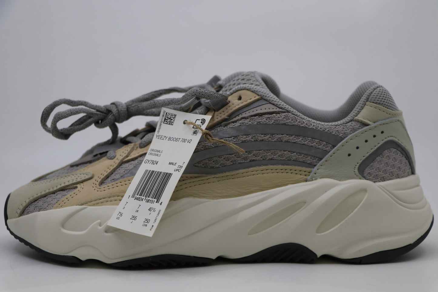 Yeezy 700 V2 Cream Size 7.5