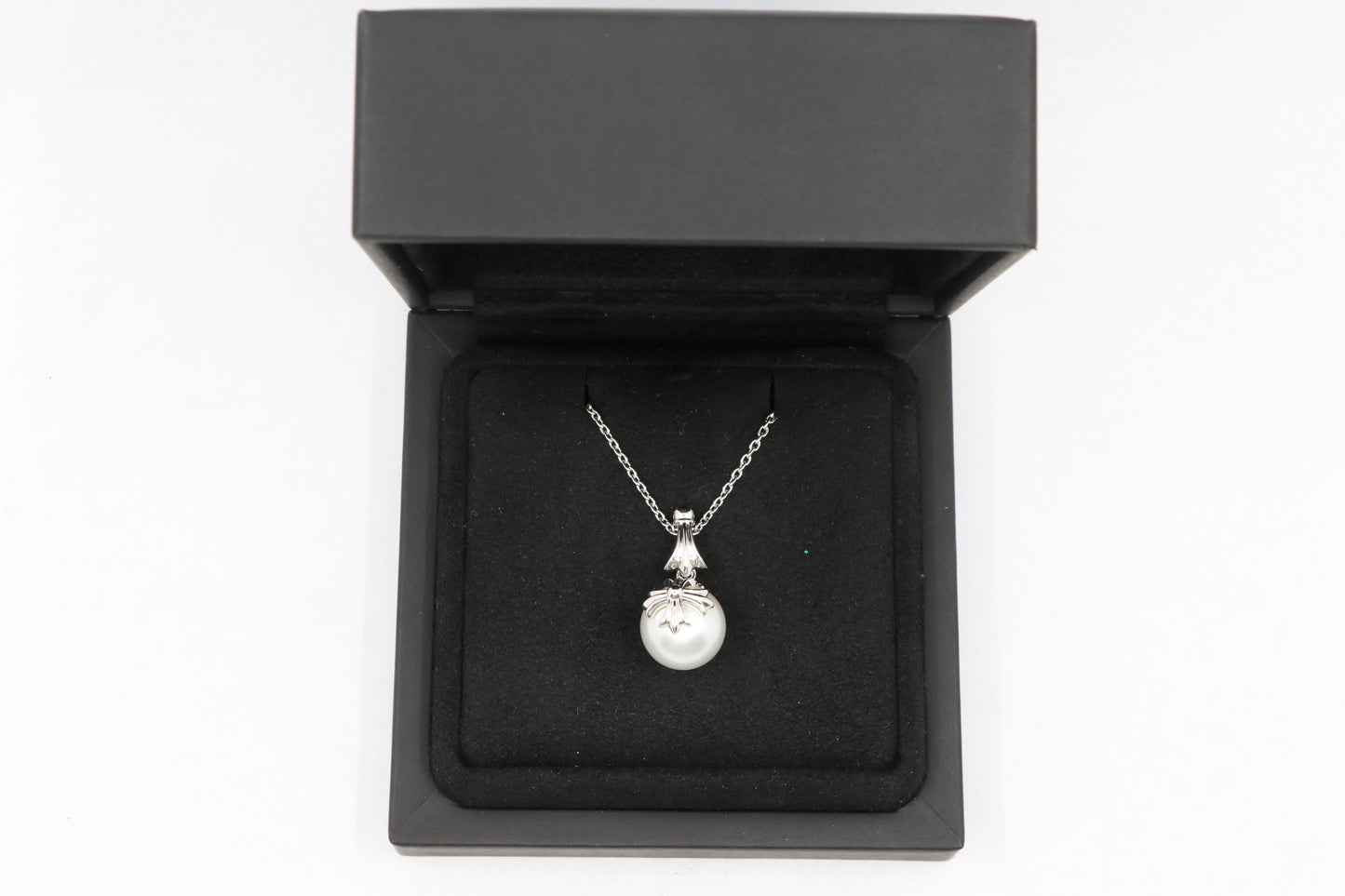 Chrome Hearts x Mikimoto White Gold Pearl Necklace 20"| AVNTGRDNY NYC