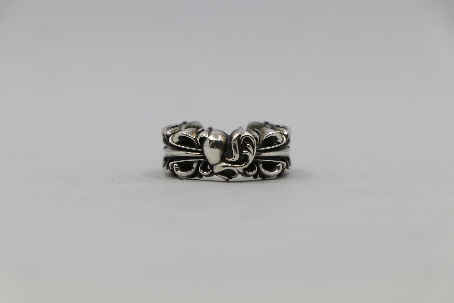 Chrome Hearts Floral Heart Ring Size 11 Pre-Owned| AVNTGRDNY NYC