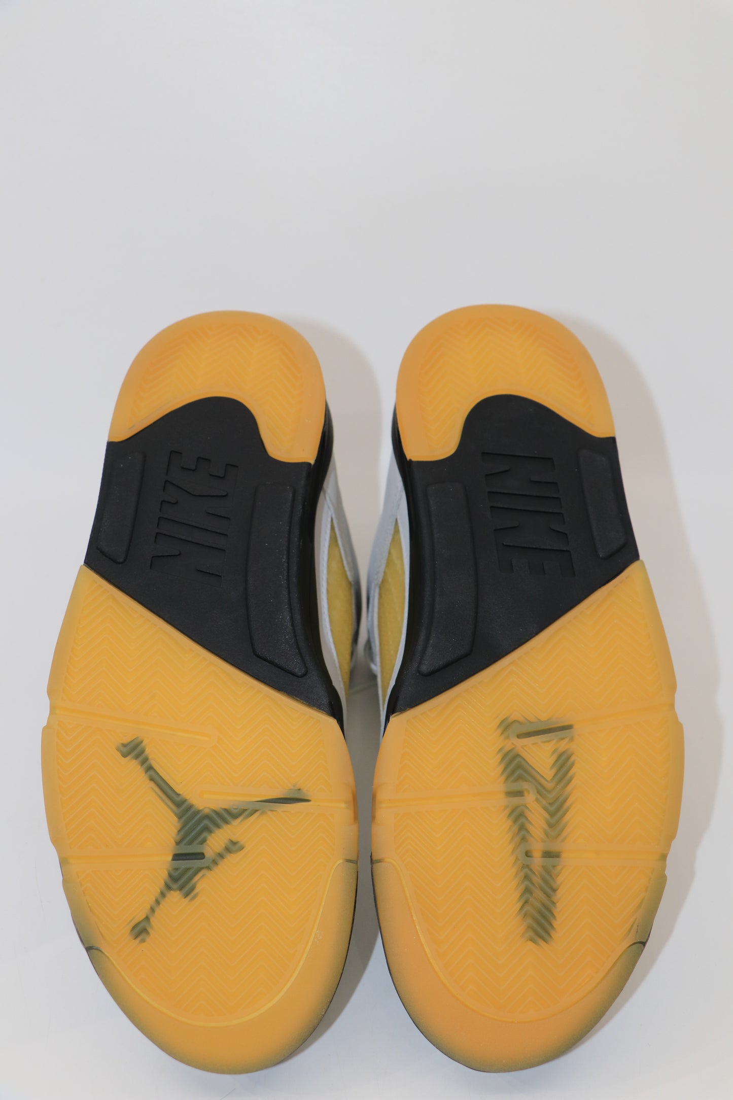 Air Jordan 5 A Ma Maniere Dawn Size 11W/9.5M