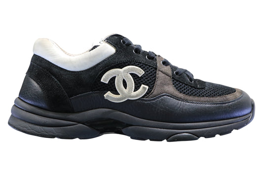 Chanel CC Trainer Black/White Size 41