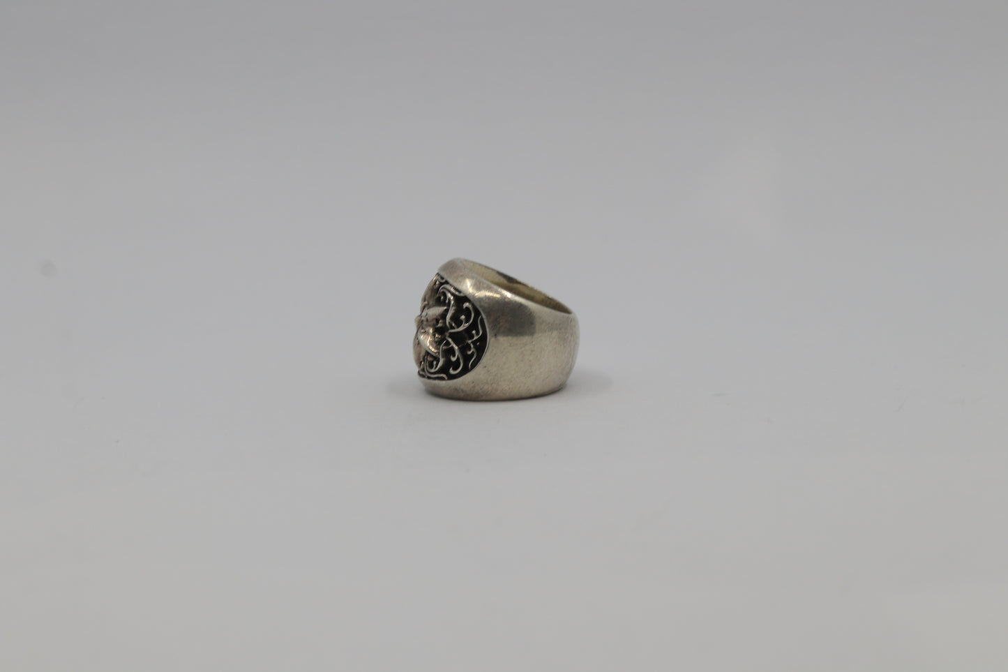 Chrome Hearts Classic Oval Star Ring Size 9 Silver| AVNTGRDNY NYC