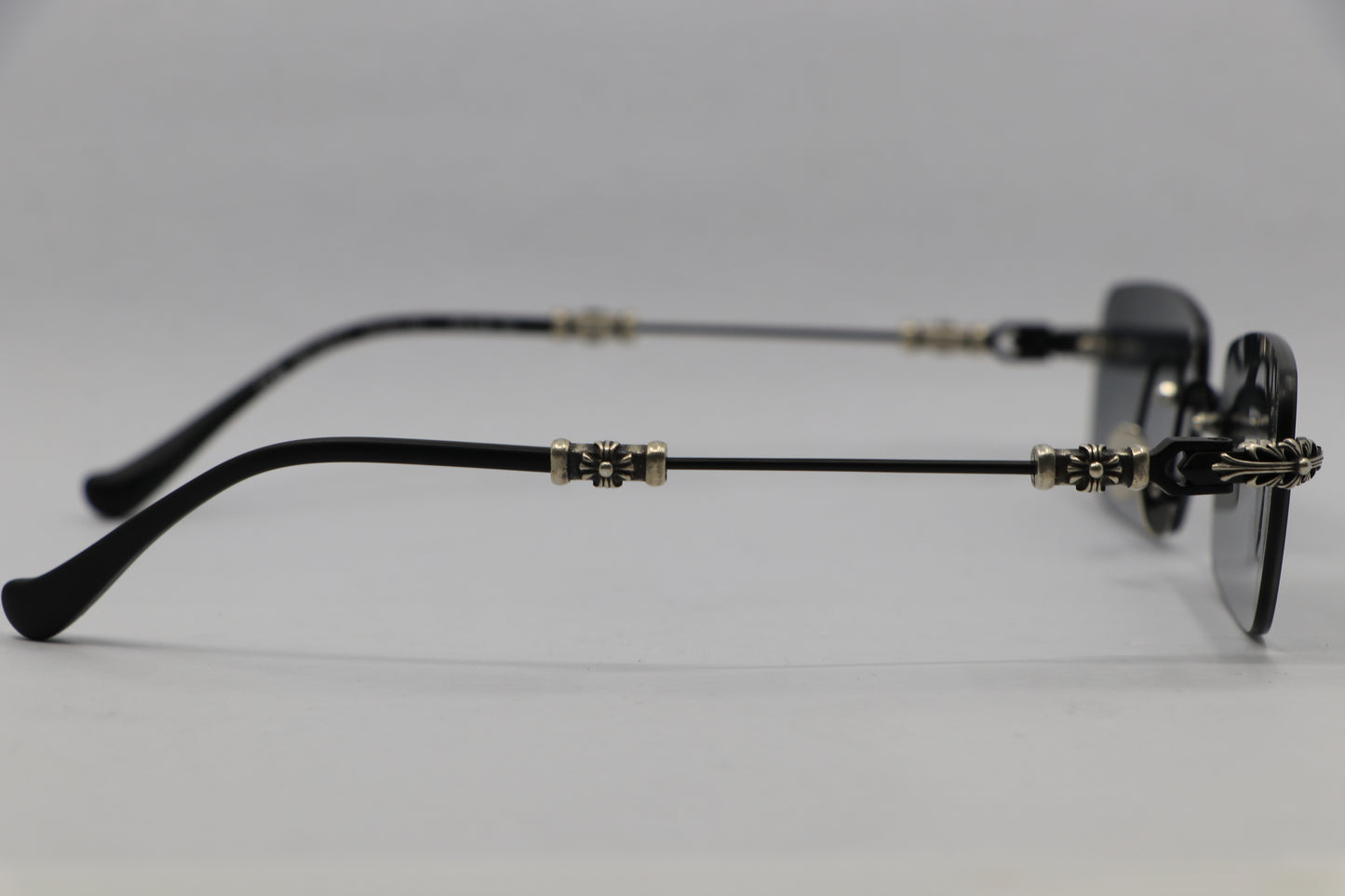 Chrome Hearts Pills III Sunglasses Black/Silver 55-20-144 | AVNTGRDNY NYC