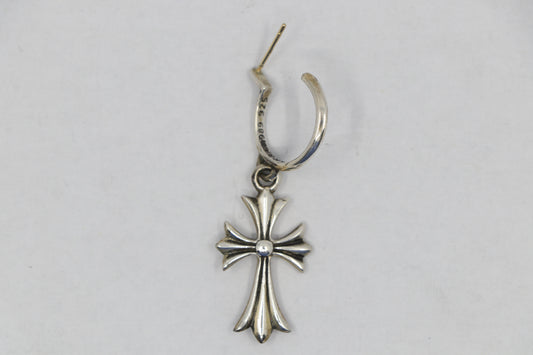 Chrome Hearts Tiny Cross Drop Earring Silver | AVNTGRDNY NYC