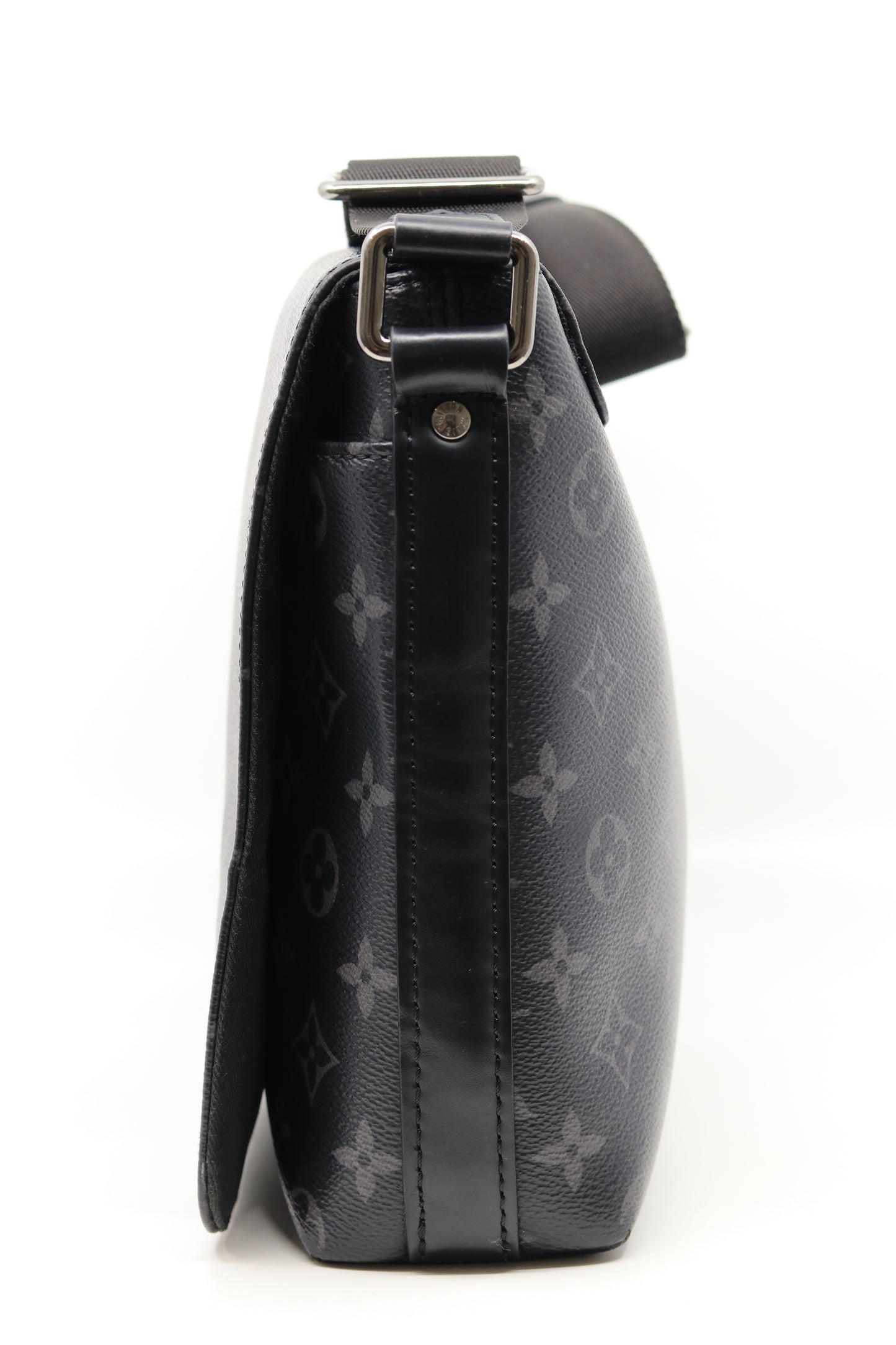 Louis Vuitton Monogram District PM