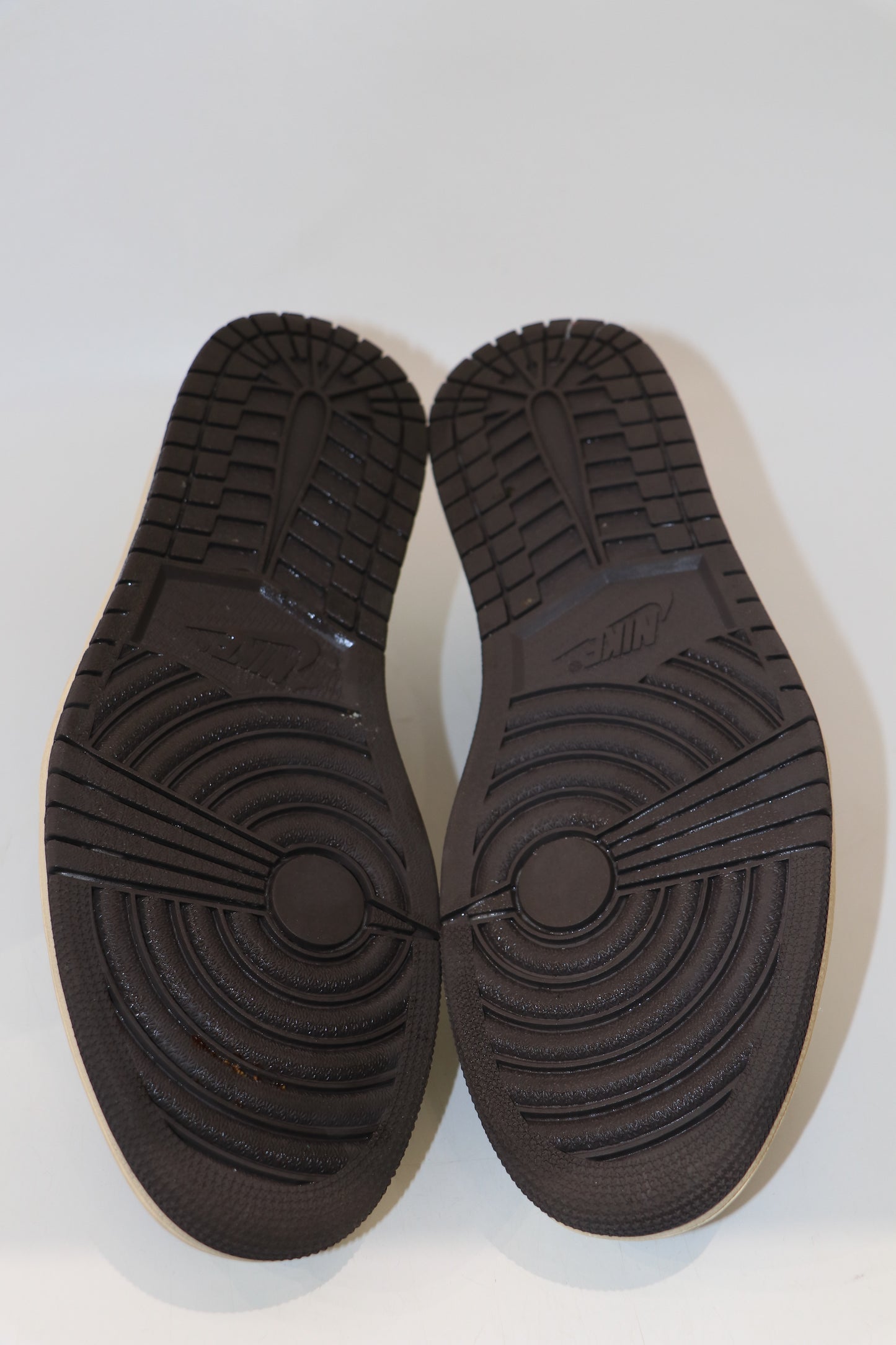 Travis Scott Reverse Mocha Air Jordan 1 Low Size 12 | AVNTGRDNY NYC