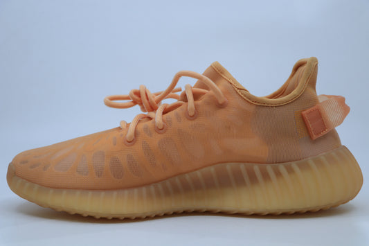 Yeezy 350 V2 Mono Clay Size 8.5