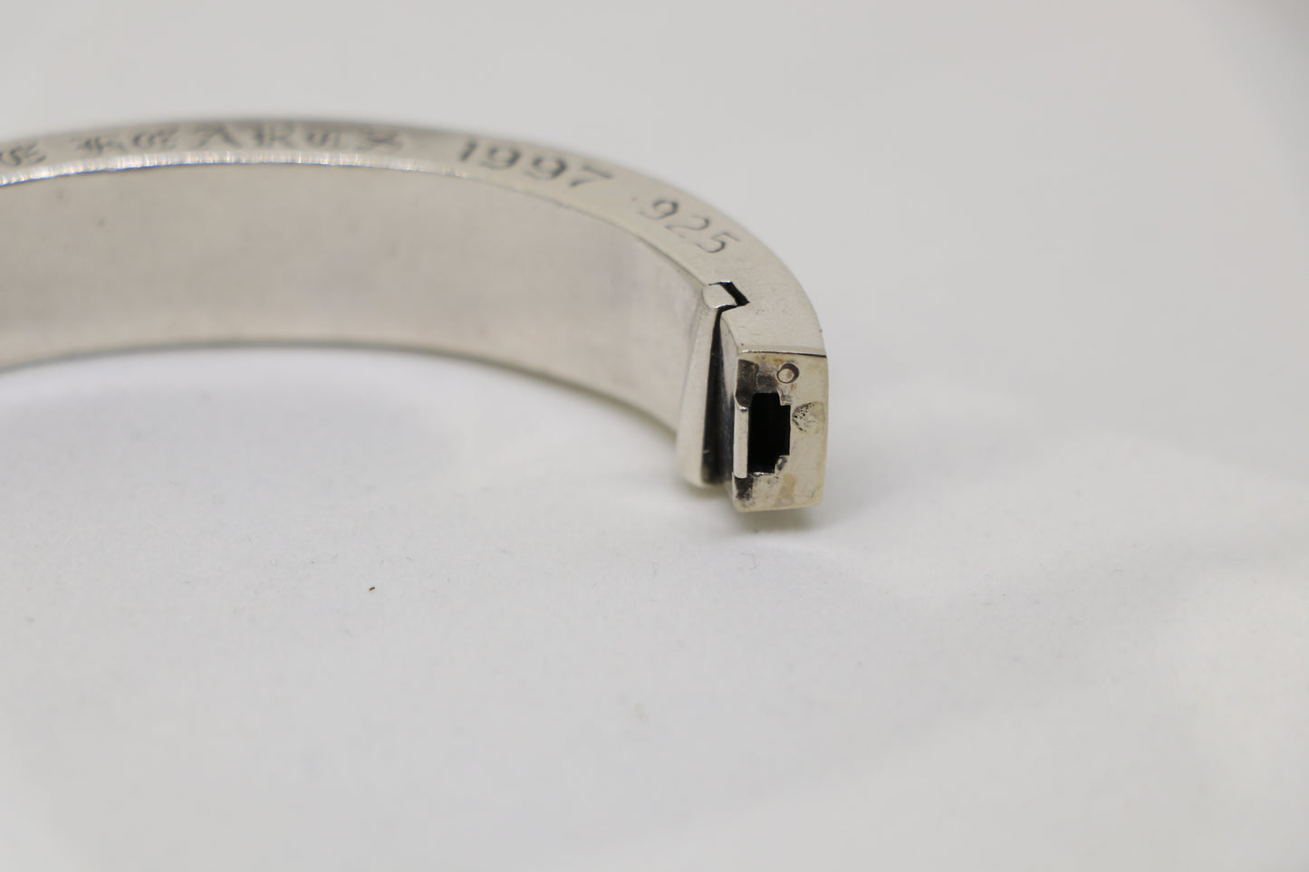 Chrome Hearts Fleur Narrow V Band Bangle Sterling Silver | AVNTGRDNY NYC